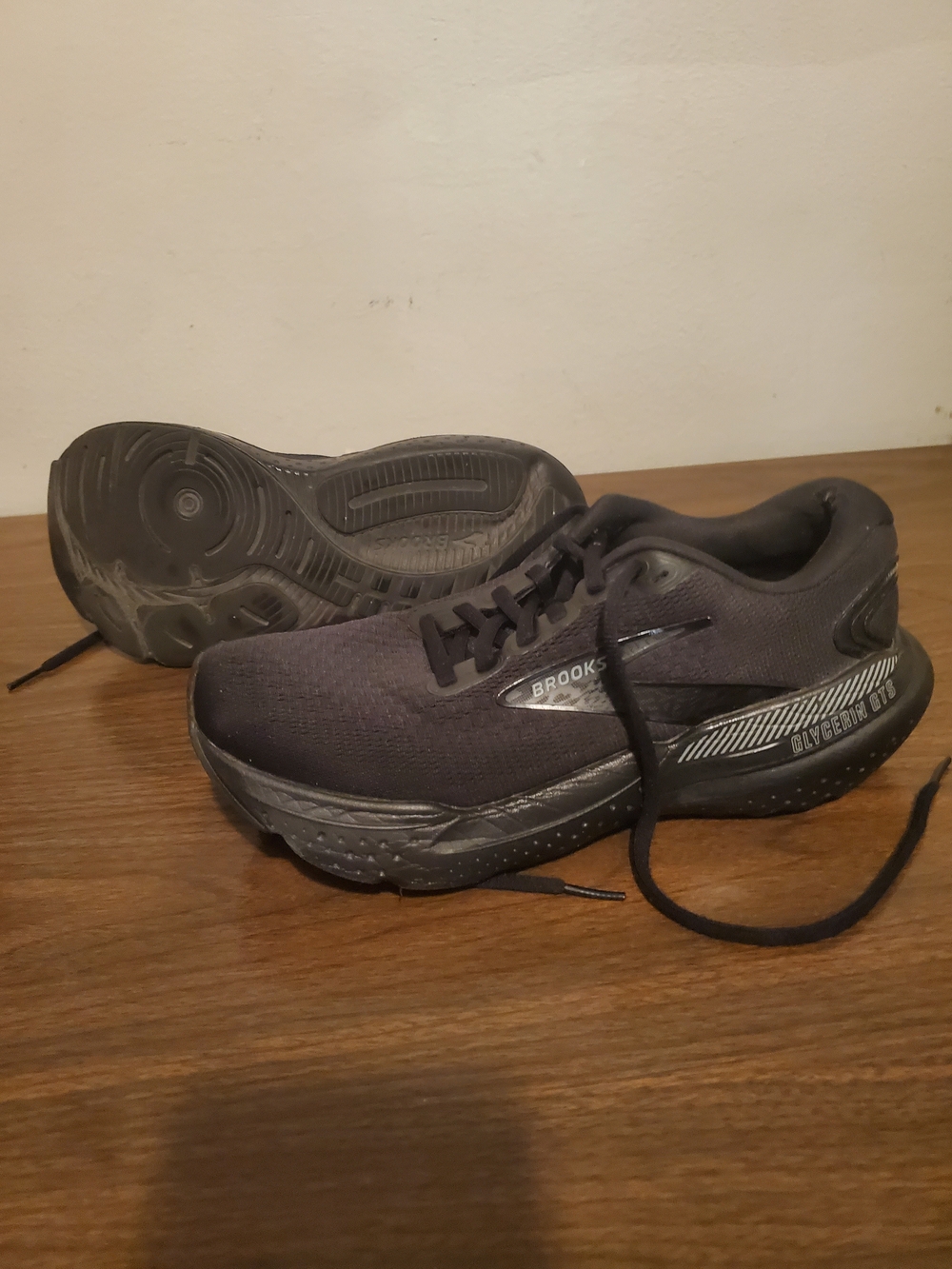 Brooks Women’s Black Running Shoes with Subtle Gray Accents